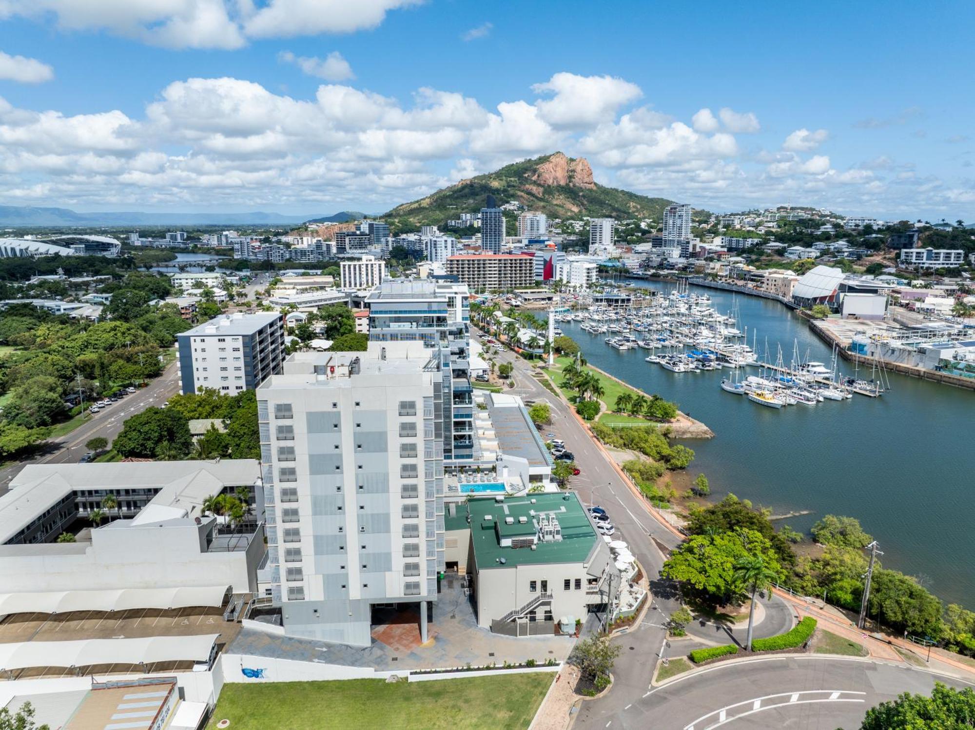 Oaks Townsville Metropole Hotel Kültér fotó