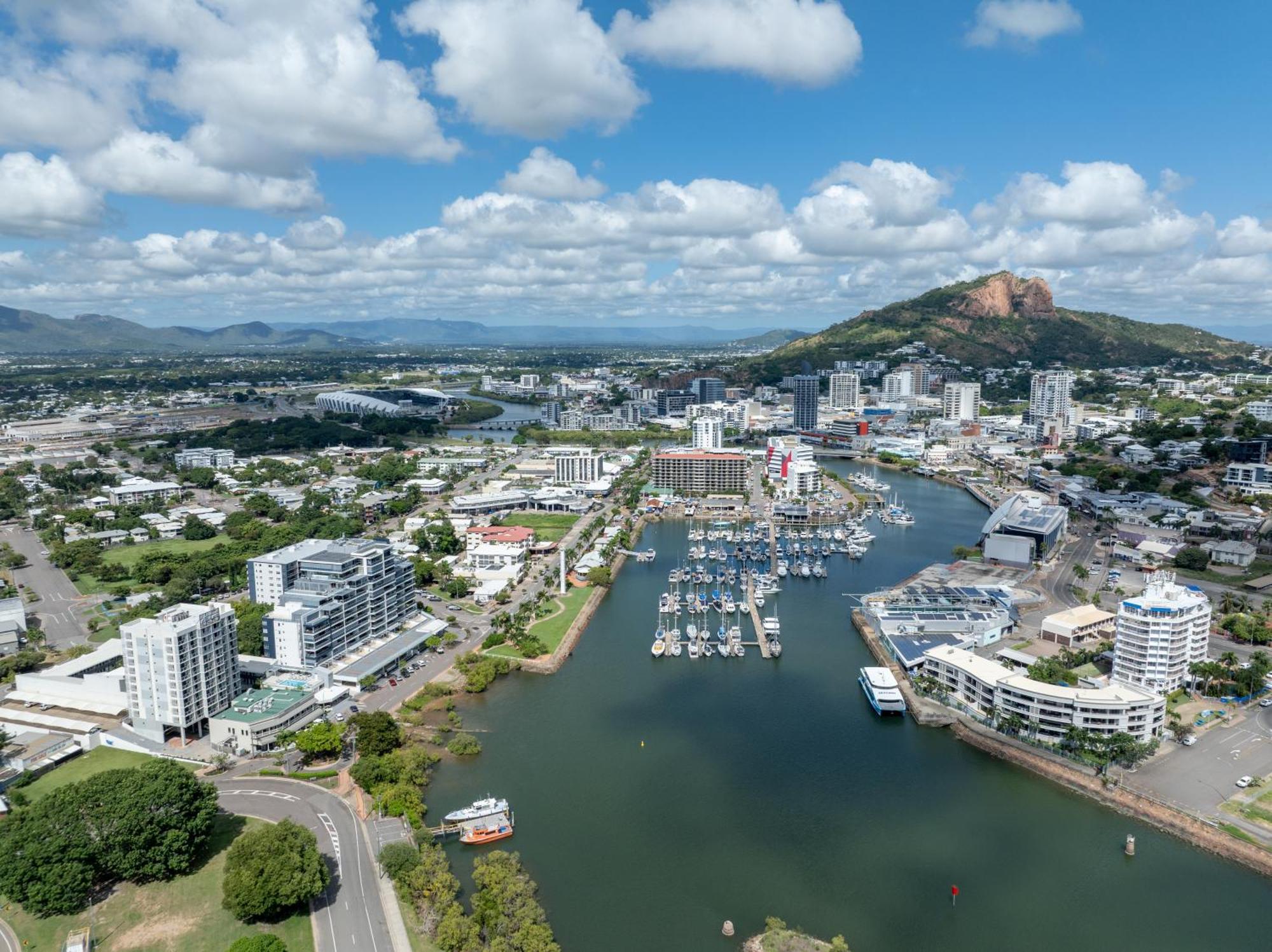 Oaks Townsville Metropole Hotel Kültér fotó