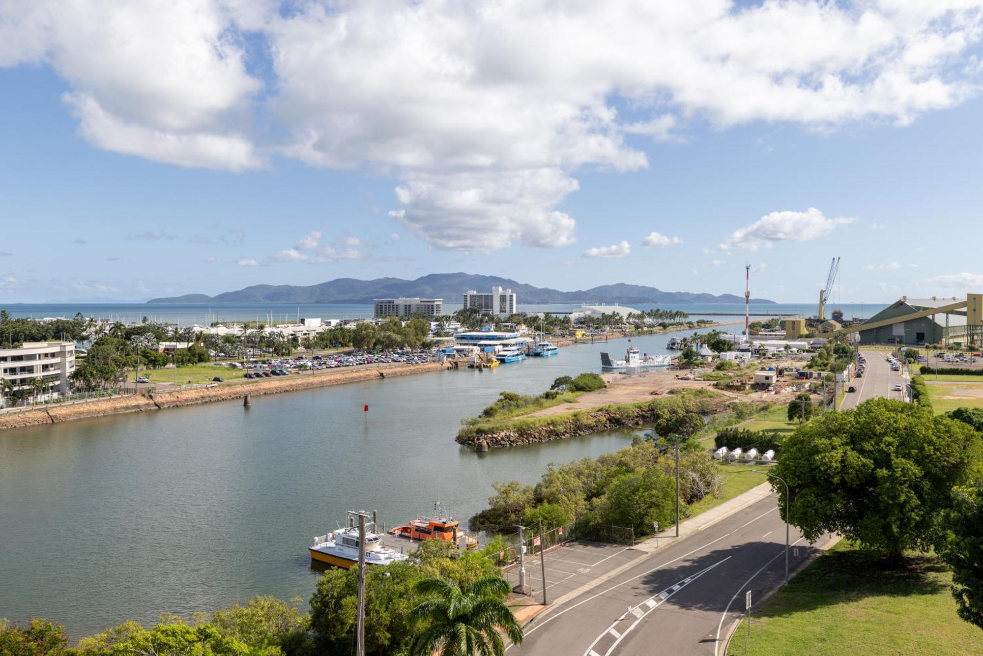 Oaks Townsville Metropole Hotel Kültér fotó