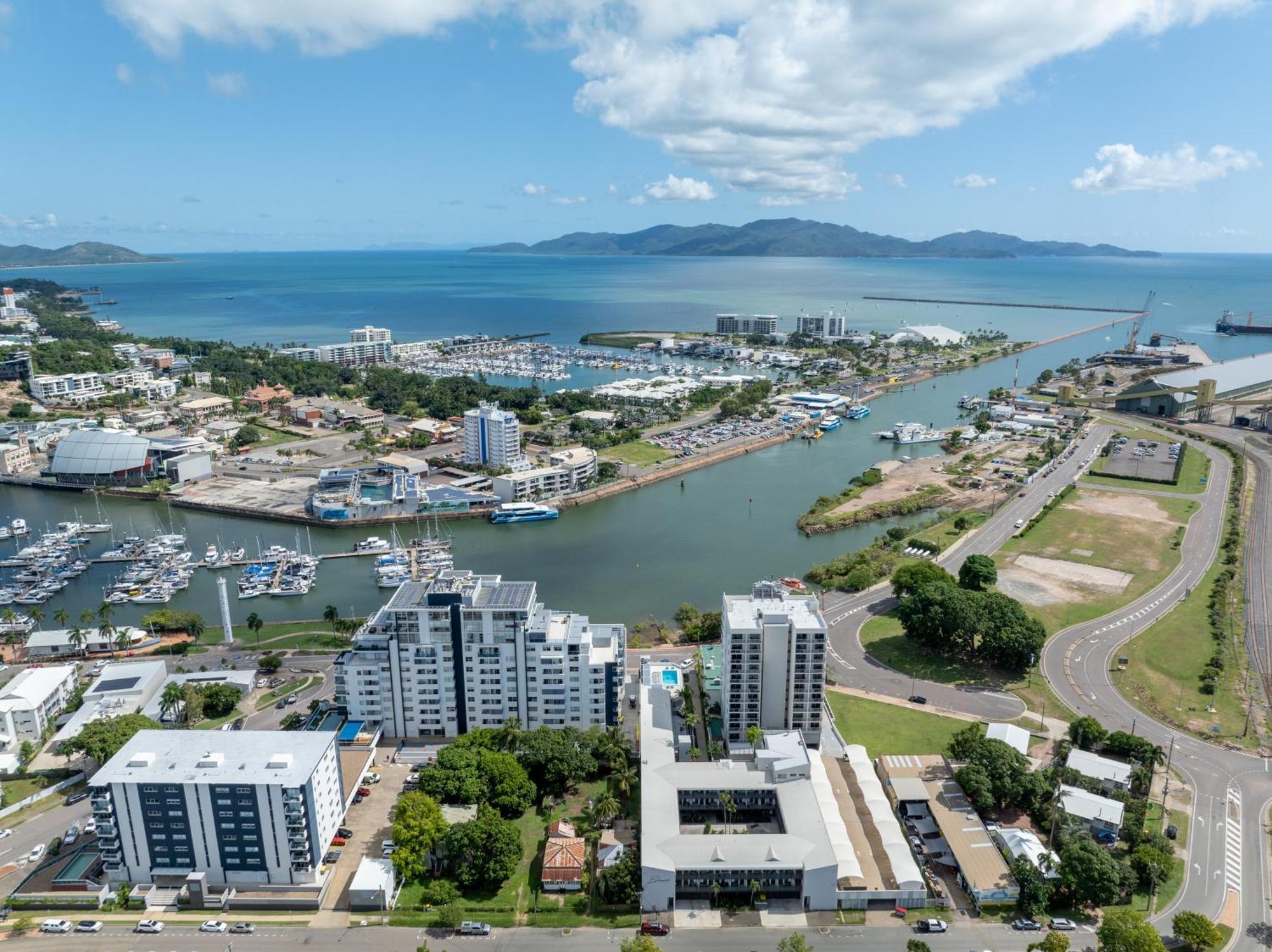 Oaks Townsville Metropole Hotel Kültér fotó