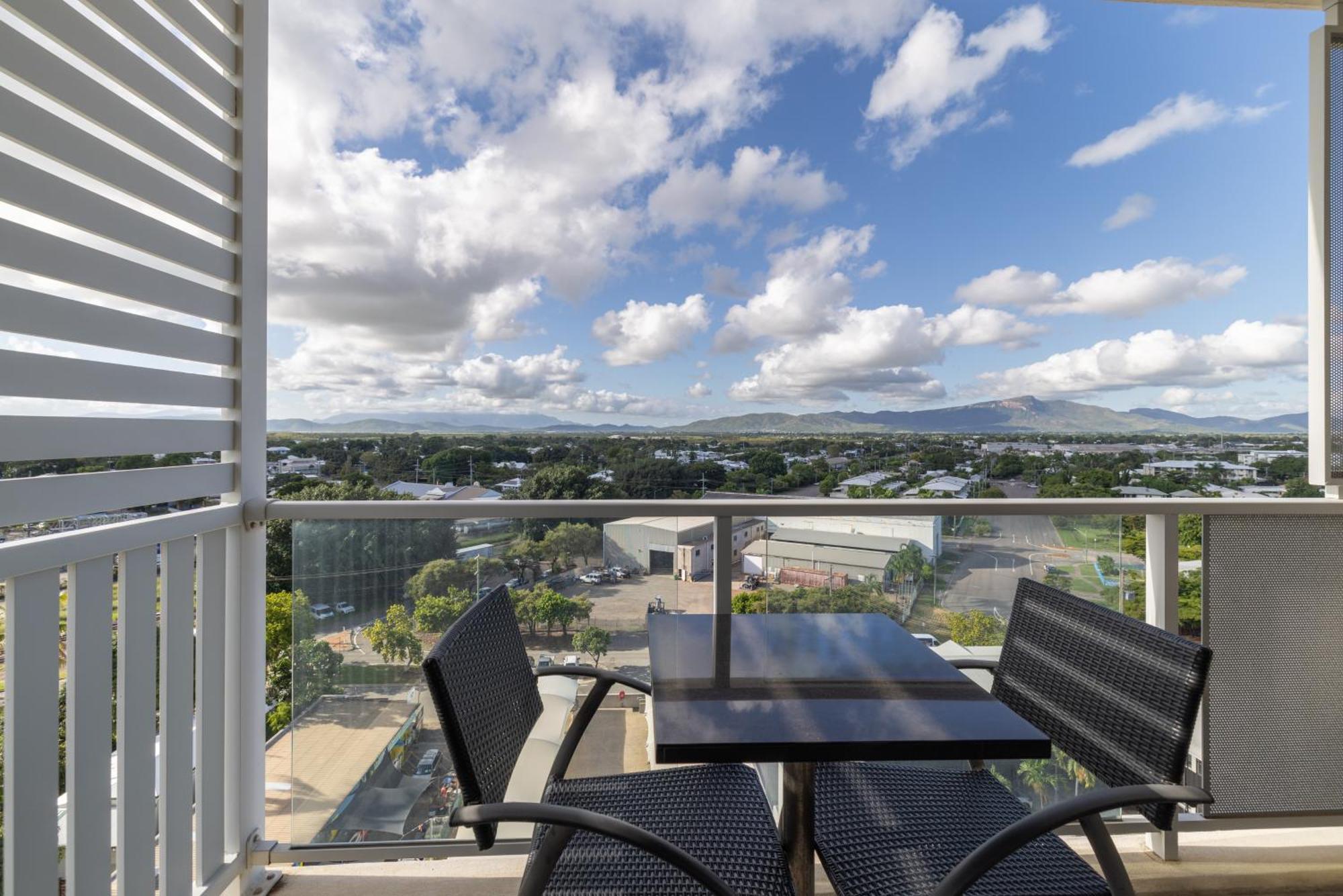 Oaks Townsville Metropole Hotel Kültér fotó