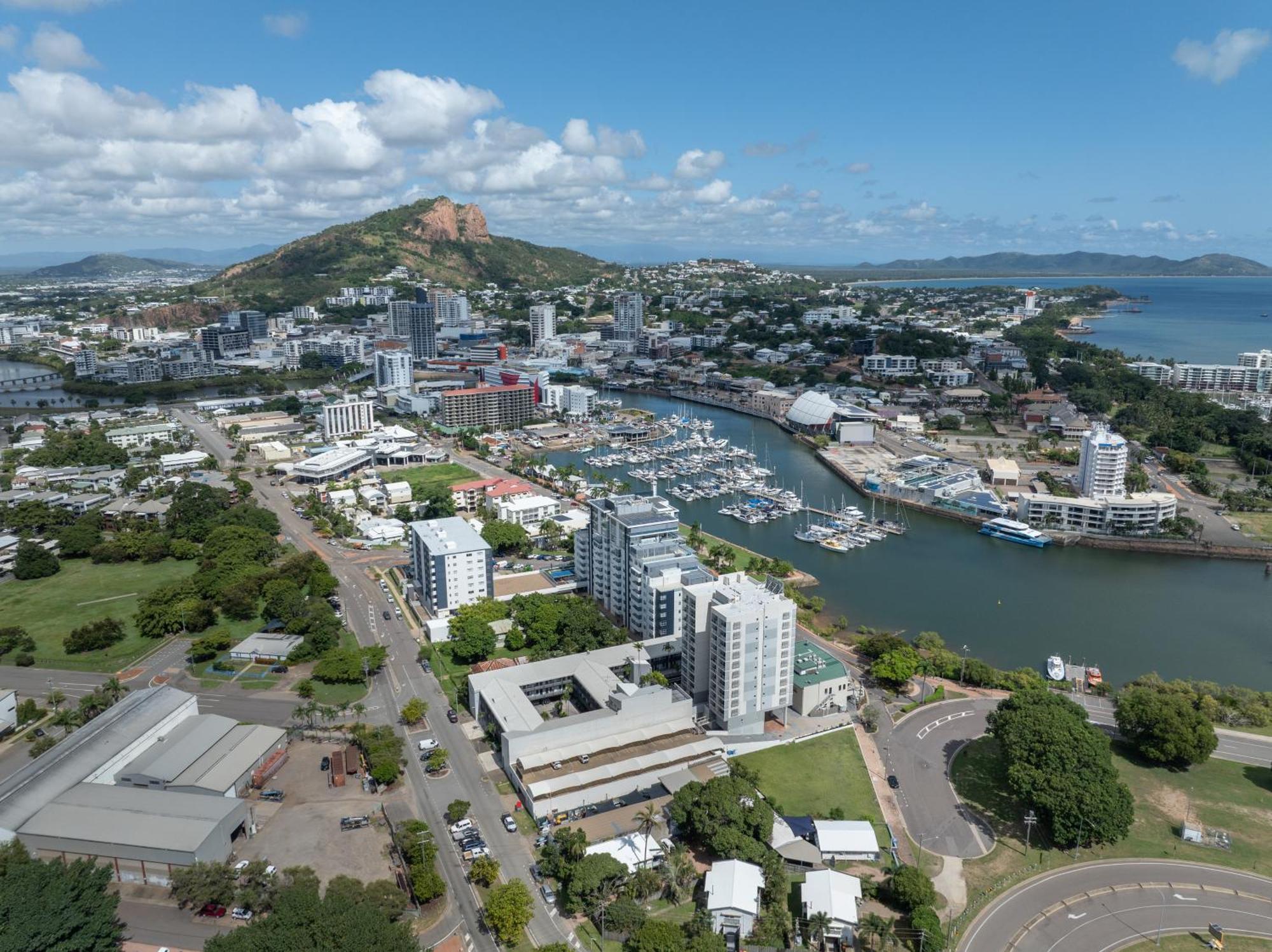Oaks Townsville Metropole Hotel Kültér fotó